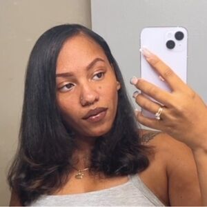 Meet your Posher, Amia